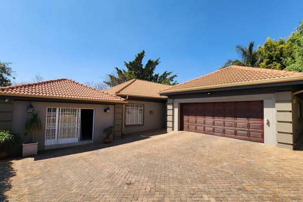 This stunning 5 bedroom house is located in the peaceful and picturesque suburb of Wapadrand.
The house boasts 5 spacious bedrooms, all with built-in cupboards. There are 4 bathrooms, 2 of which are en-suite, providing plenty of ...