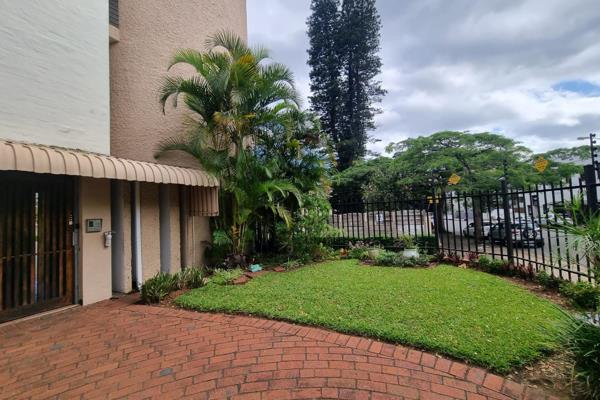 Modern Upmarket 1-Bedroom Apartment

Situated in a complex with 24-hour security access, this lovely unit consists of 1Bedroom with ...