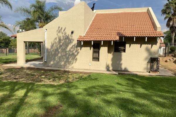 Introducing a new charming modern garden cottage located in a boomed area in Glen Austin ,Midrand this spacious property offers two  ...