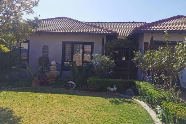 This beautiful and cosy home is situated in Monavoni Centurion.

It is cosy and inviting which suggests a warm, welcoming atmosphere ...