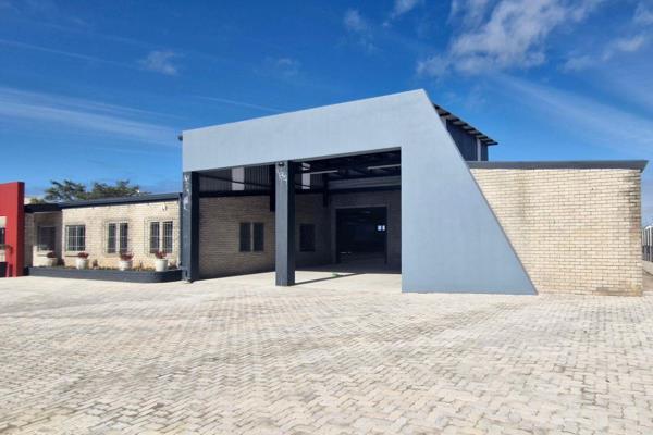 Discover a rare opportunity to own a renovated industrial property in the heart of George.

This unique 998 m2 face-brick building, set ...