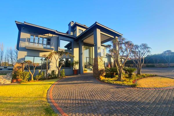 On offer is a contemporary dwelling nestled in the expansive Verresig Country Estate, renowned for its round-the-clock security. This ...