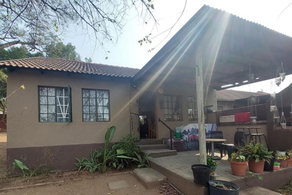 Charming 2-Bedroom Townhouse – Your Perfect Home Awaits!
For sale at an unbeatable price of just R850 000 this stunning townhouse in ...