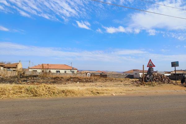 Big corner stand on the main road of Mohlakeng. The stand is situated in Segaetsho street, measuring 475 metres squares. Create your ...