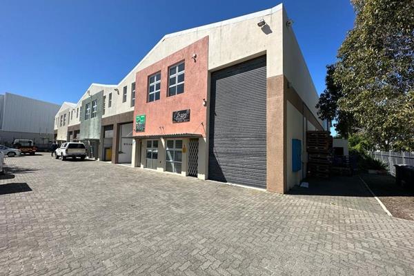 Located within the secure, 24-hour monitored Glenkey Mews Park in Philippi, this ...