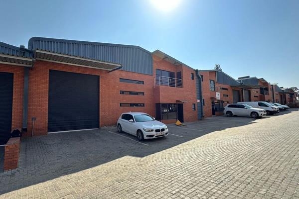 Discover this newly built, versatile commercial space designed to meet a variety of business needs. Located in a secure and thriving area, this property offers 412 square meter of modern warehouse space, ideal for operations of ...