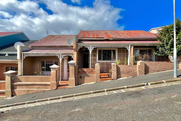 This 5-bedroom property in this desirable suburb offers a unique opportunity with two distinct dwellings on one plot, each cleverly ...