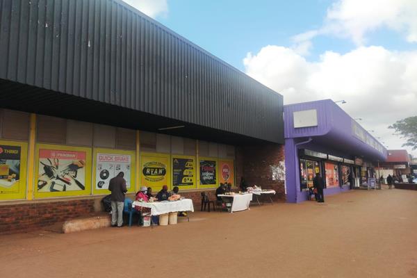 This business building is in Thohoyandou Shopping Centre. It is closer to Game store and many other businesses. It is on rental. The ...