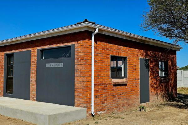 SOLE AND EXCLUSIVE MANDATE

Stunning Home with Scenic Views in Addo Elephant National ...