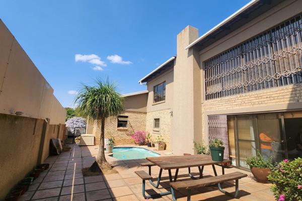 Nestled within the sought-after, controlled-access estate in Sonheuwel Ext 1, this split-level gem offers a harmonious blend of space ...