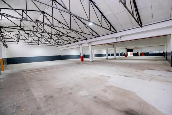 Warehouse To-Let in a prime and secure business park in Paarl. The warehouse has a ...