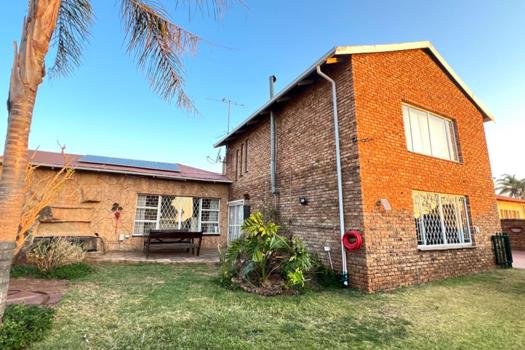 3 Bedroom House for sale in Carletonville Central