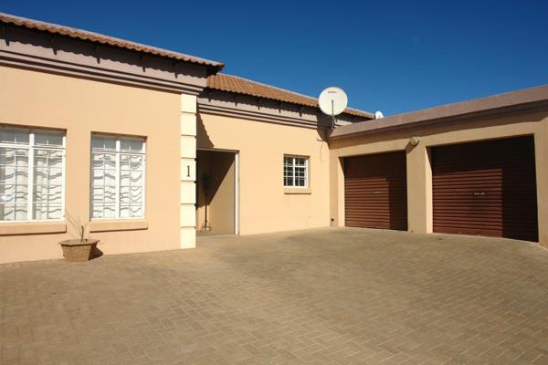 Property boast the following:

* 2 x Spacious bedrooms with high ceilings.

* 2 x  ...