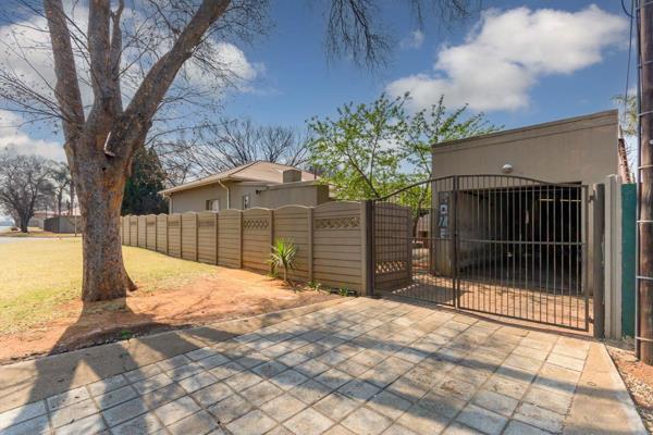 This well-appointed and charming flat metal roof home with steel windows houses 3 spacious bedrooms with beautiful laminate floors and ...