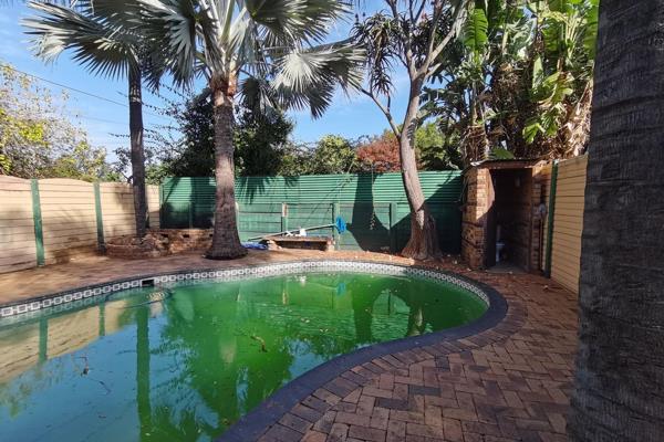 2 Bedroom, 1 Bathroom,  Open plan Kitchen Lounge Build in bar,  that flow to the sparkling pool, small maintainable garden, Under cover ...