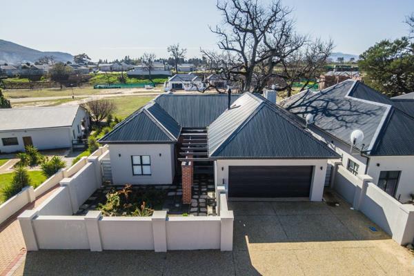 Exclusive Mandate

This contemporary home offers the perfect blend of style and comfort. 
Located in the secure Kleine Parys Estate ...