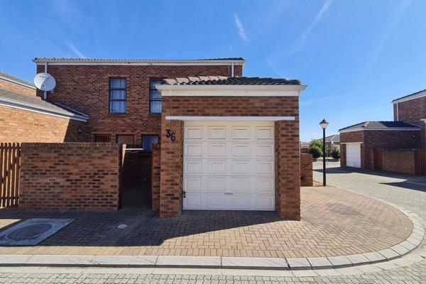 2 Bedroom 2 Bathroom duplex Face Brick townhouse in the popular Lilydale Complex.  If you looking for a Low Maintenance, corner plot ...