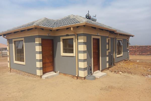 BRAND NEW HOUSE for sale in CRYSTAL PARK.

Free standing houses.

Garage NOT included.

Brand NEW Houses.

Transfer fees and ...