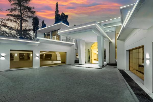 Captivating Ultra Modern &#160;Residence in Prime Bryanston.
Seeking the Pinnacle of Luxury then be captivated by this extraordinary ...