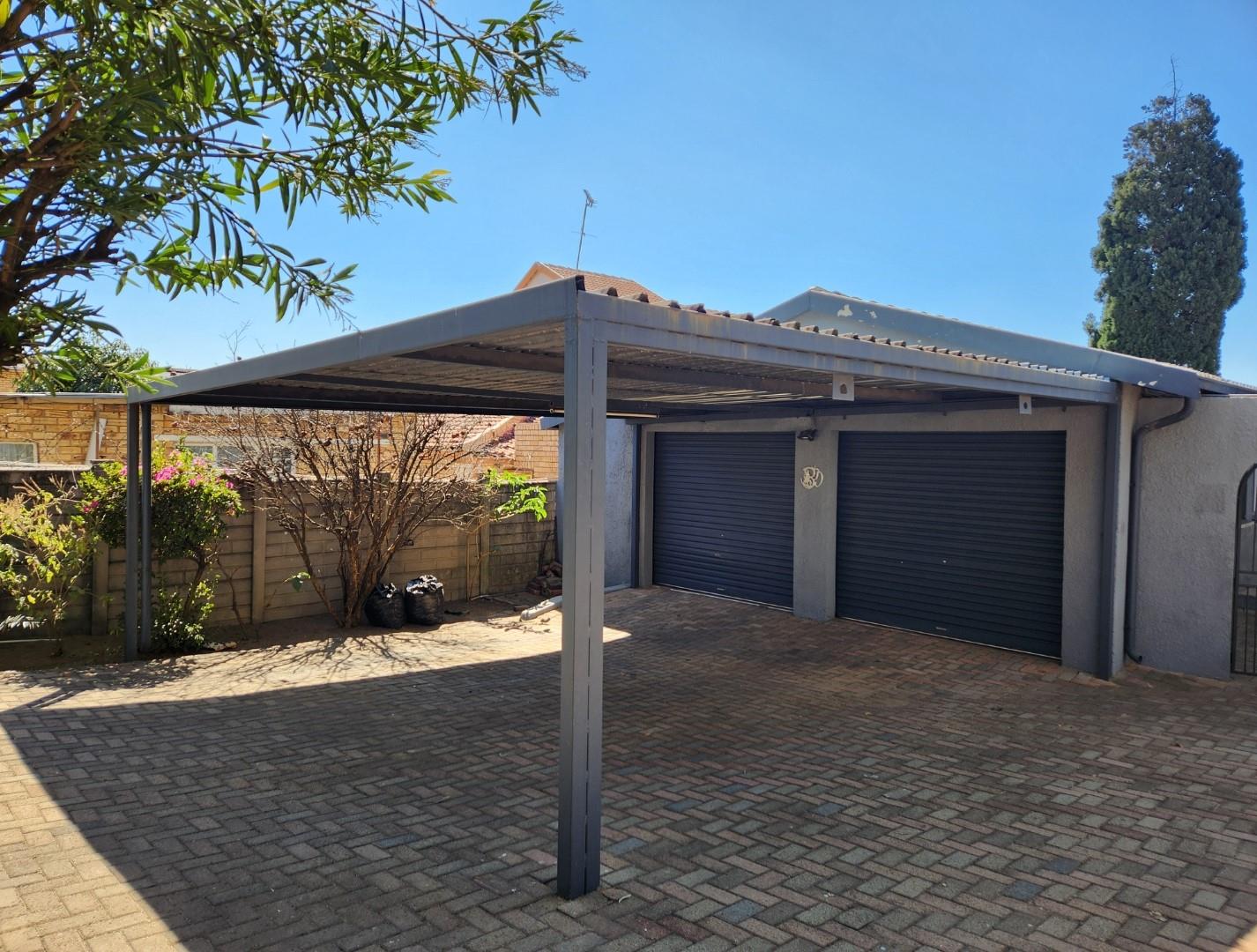 3 Bedroom House for sale in Marlboro Gardens - P24-114844042