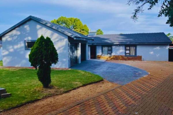 Situated in the established suburb of Kibler Park, this freshly renovated modern home offers:
*3 Bedrooms with BIC, convenient walk-in ...