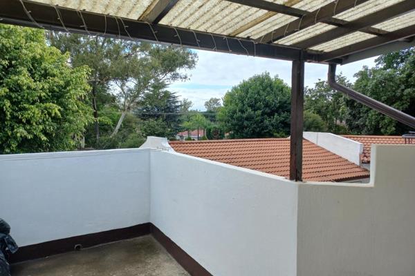 1 Full Lounge ,Open Plan Kitchen,
 Separate Laundry.
 1 Bedroom  large., . Separate Shower,  Toilet, wash basin
  1 Carport .
   ...