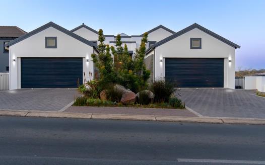 4 Bedroom House for sale in Blue Valley Golf Estate