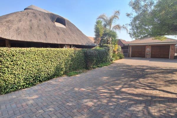 Discover your dream home in the heart of Vanderbijlpark SE 3! This inviting townhouse, nestled in a small, well-maintained complex ...