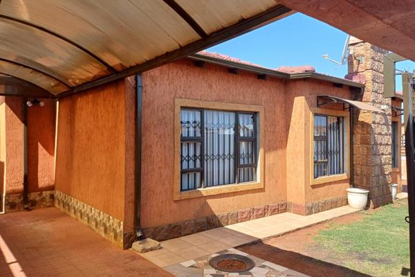 Don&#39;t miss out on this well-priced house in Likole Ext1.

PROPERTY FEATURES 

Kitchen with BIC
Lounge 
Bathroom ...