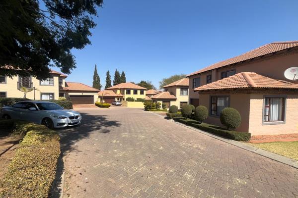 This well-established &amp; maintained complex is ideally siutated on the border of Waterkloof Ridge and Sterrewag close to all major ...