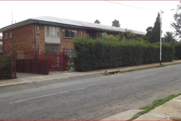 Secure two bedrooms with one parking bay to rent in a secure neighborhood. Rental R5000. ...