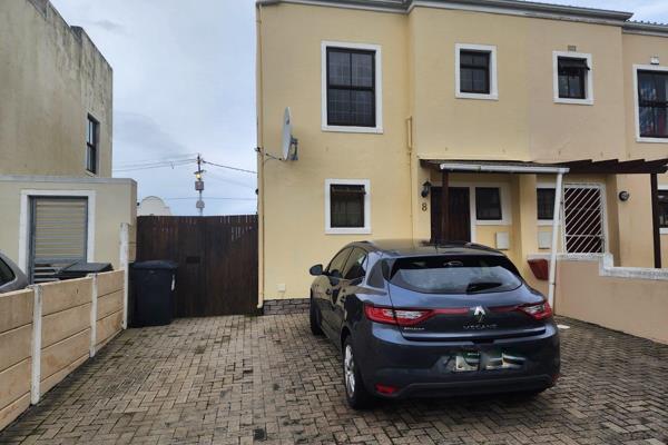 A Secure and neat townhouse for sale in the sought after area in Wynberg. It&#39;s close ...