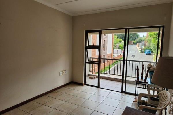 1 bedroom / 1 bathroom / kitchen and living area / balcony / Excellent condition /

Easy ...