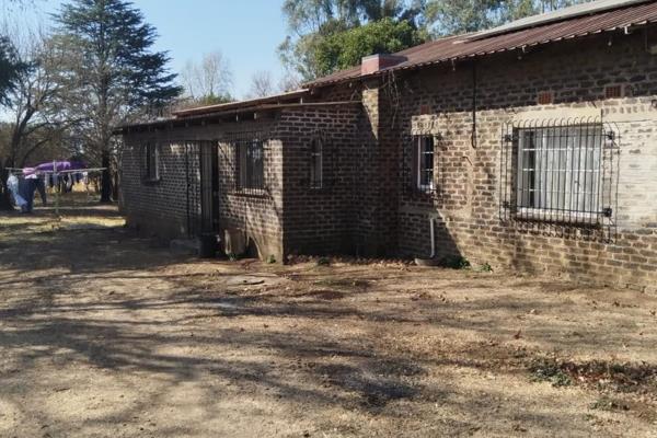 Plot for sale 
8.5 Hectors
Investment Opportunity

The main house is 2 bedrooms, kitchen, open plan lounge, bathroom, storage and ...