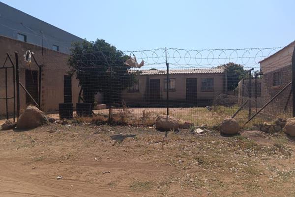 Big yard stand in soshanguve L extension 