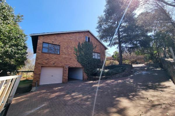 Down the road from the Mulbarton Mosque.
A renovators dream ... bring this home back to ...