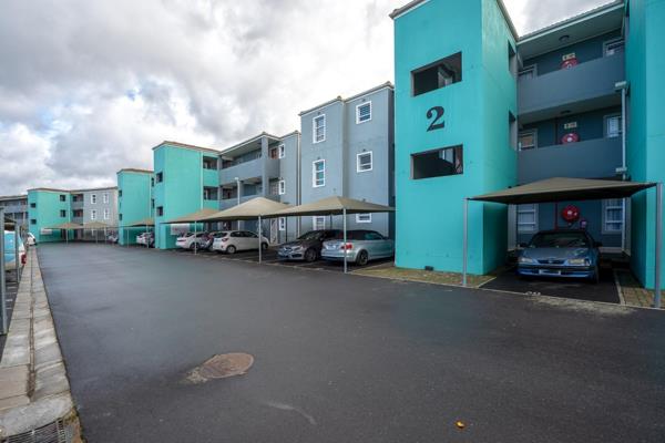 This modern 2 bedroom ground floor apartment is situated in the secure complex of Summer Place within the popular suburb of Hagley ...