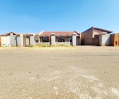 House for sale in Vosloorus Ext 10