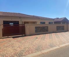 House for sale in Mmabatho Unit 14