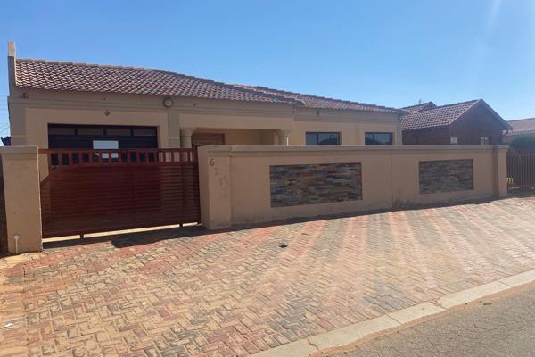 Property details:
nr 6217 mamolongwana close, mmabatho - 14, mafikeng

terms:
- 10% ...