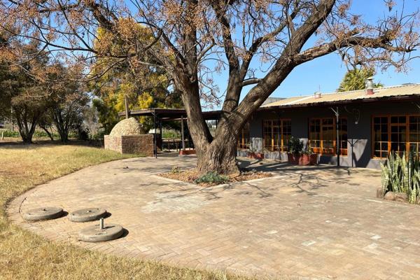 For sale
the very well known lenmore restaurant, shop and accommodation in addo.
SITUATED ON 6,8 HECTARES
About 5 minutes from the ...