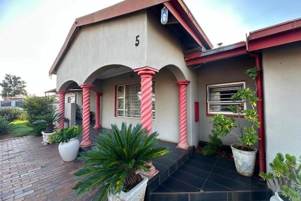 *Why to Buy:*
- Prime Corner Plot in Lenasia Ext 5
- Spacious 3-bedroom home with ample ...