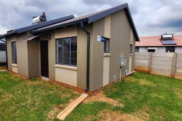 New Development in the South of Johannesburg

Be part of the Lifestyle, buy yourself this stunning 2 bedroom , 1 bathroom in Savanna ...