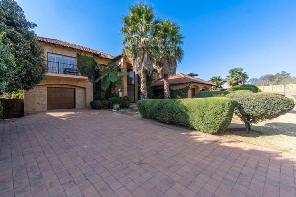 A home filled with natural light and peaceful surroundings; designed to pull the outside in. The extensive open plan living area ...