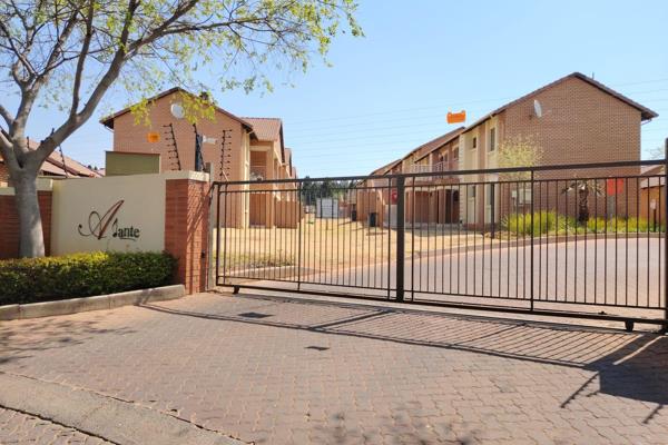 This ground-floor apartment, located in the secure Adante complex within the Crescent Glades Estate in Midrand, offers modern living in ...