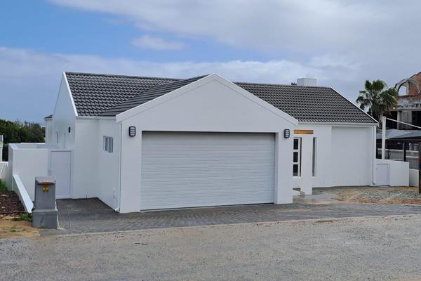 SHELLEY POINT  -  ST HELENA BAY

This brand-new home with modern finishes is designed for both comfort and style. Spacious and well ...