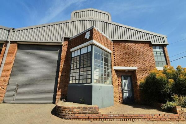 Rent a 363 sqm industrial warehouse in Silvertondale, Pretoria, with integrated office ...