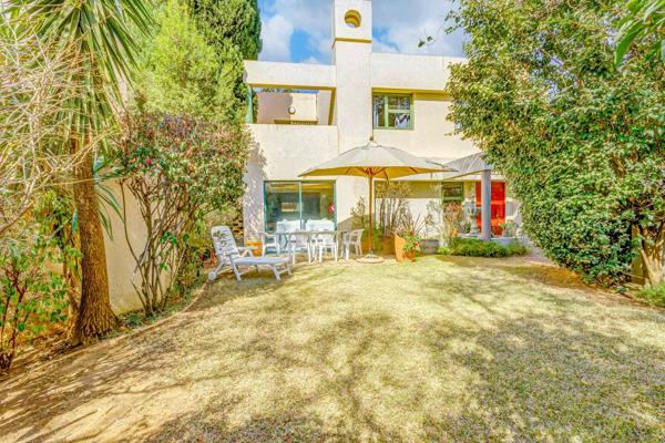 Owner asking R 2 699 000
Negotiating offers above R 1 999 000

Charming Classic Home ...