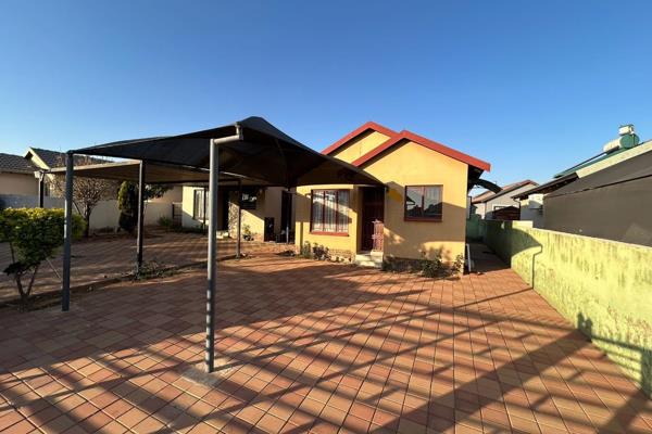 As Neptunate Properties, it brings us a great deal of pleasure to present this great home in Soshanguve VV for only R4000. This home is ...