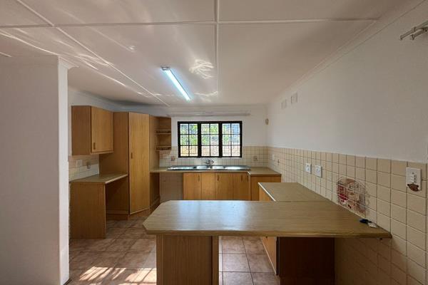 MAKE IT HAPPEN REAL ESTATE Presents: Wonderful Spacious 1-Bedroom Apartment in Durban North

Discover this neat and spacious 1-bedroom ...